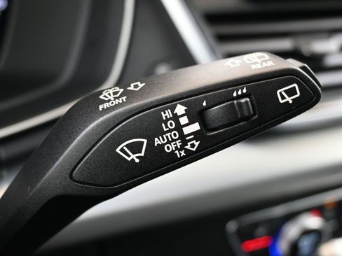 Certified 2025 Audi Q5 2.0T Premium w/ Convenience Plus Package image 29