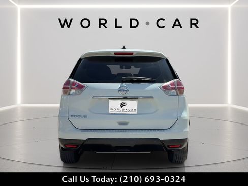 Used 2016 Nissan Rogue S FWD image 4