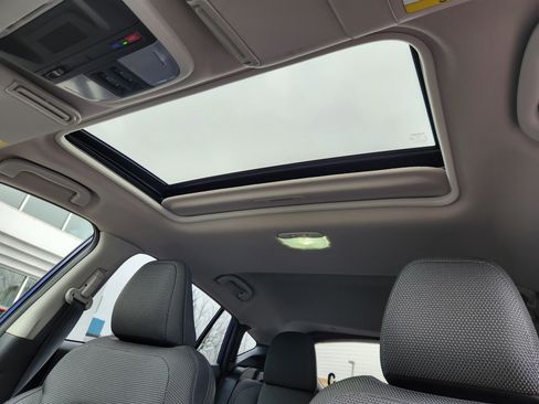 Used 2024 Subaru Crosstrek 2.0i Premium image 15