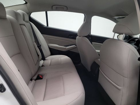 Used 2024 Nissan Altima 2.5 SV FWD image 19