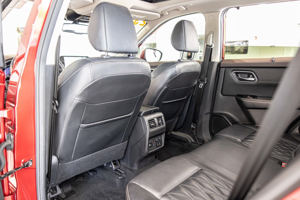 Used 2023 Nissan Rogue Platinum AWD/4WD image 33