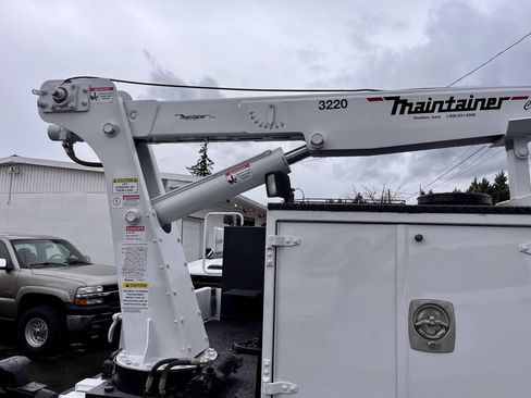 Used 2000 Ford F550 2WD Regular Cab Super Duty image 7