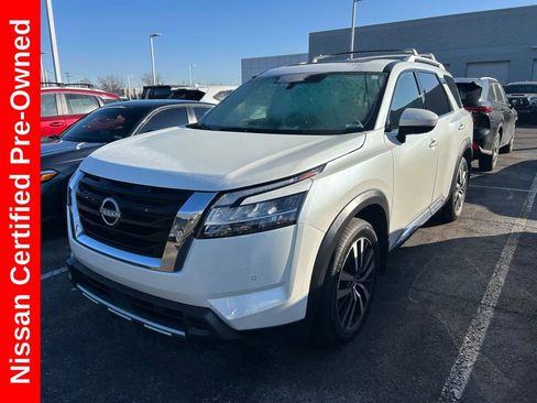 Certified 2024 Nissan Pathfinder Platinum image 2