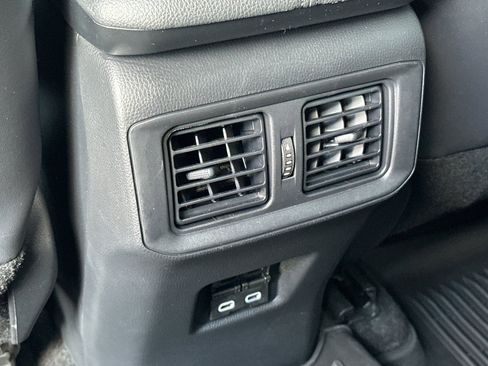 Used 2023 Toyota RAV4 XLE Premium image 16