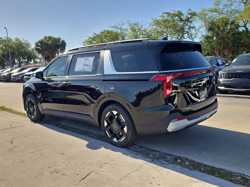 New 2026 Kia Carnival EX FWD image 6