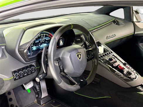 Used 2019 Lamborghini Aventador SVJ AWD/4WD image 16