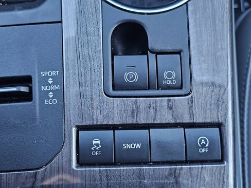 Used 2020 Toyota Highlander Limited image 32