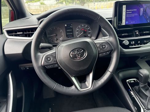 Certified 2025 Toyota Corolla SE FWD image 11