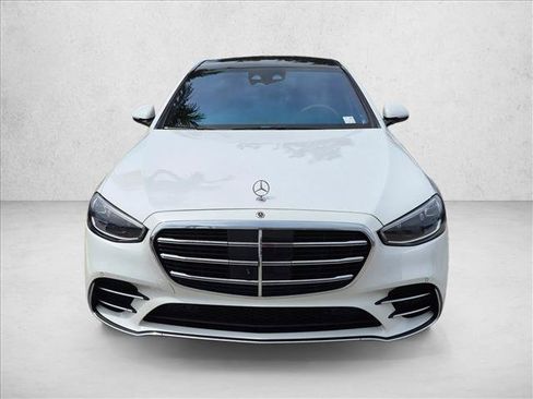 Used 2024 Mercedes-Benz S 580e 4MATIC Sedan w/ AMG Line image 2