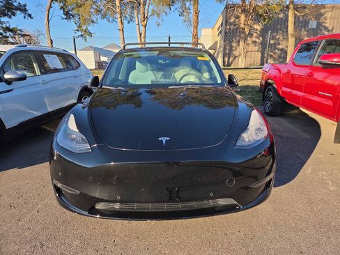 Used 2022 Tesla Model Y Performance image 10
