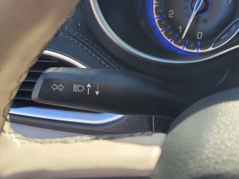 Used 2020 Chrysler Pacifica Limited w/ Advanced Safetytec Group image 26