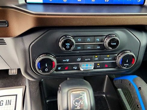 Used 2022 Ford Bronco Outer Banks AWD/4WD image 17