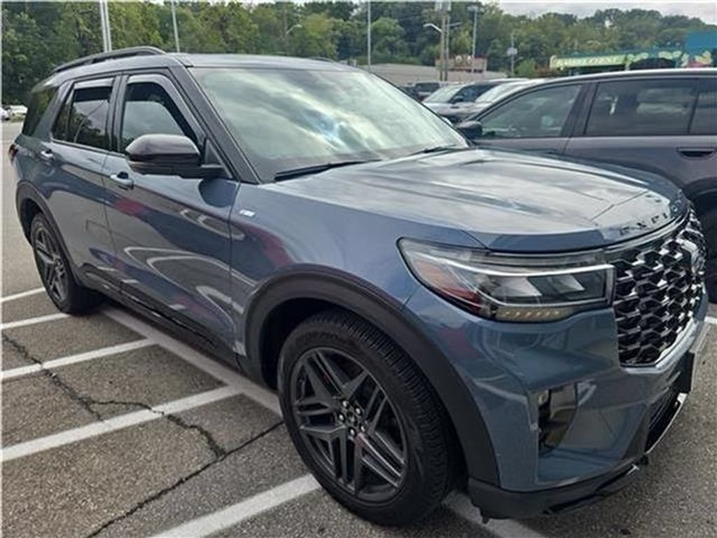 Used 2025 Ford Explorer ST-Line w/ Premium Package AWD/4WD image 41