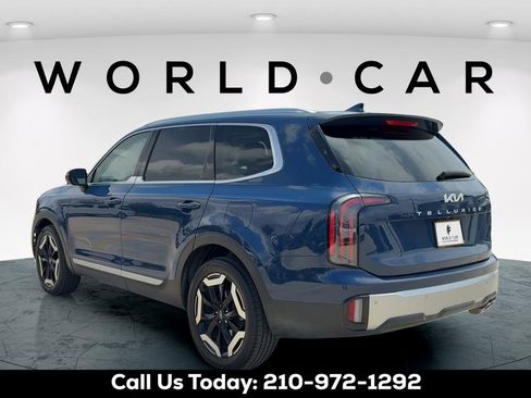 Used 2023 Kia Telluride EX w/ EX Captain's Chair Package FWD image 5