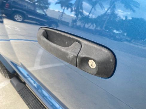 Used 2005 Dodge Dakota SLT image 39