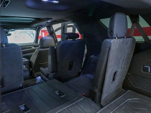 Used 2022 GMC Yukon Denali w/ Denali Premium Package image 25