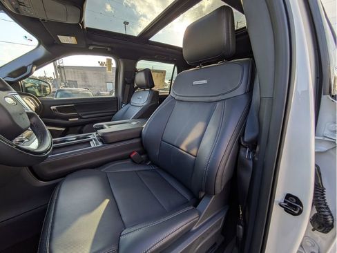 New 2025 Ford Expedition Max Platinum image 26