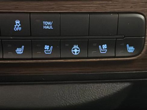Used 2019 RAM 1500 Laramie w/ Convenience Group AWD/4WD image 27