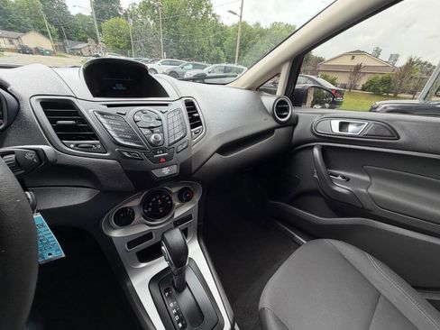 Used 2015 Ford Fiesta SE FWD image 20