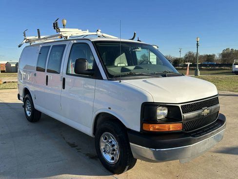 Used 2014 Chevrolet Express 2500 image 1
