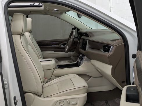 Used 2022 GMC Yukon XL Denali AWD/4WD image 30