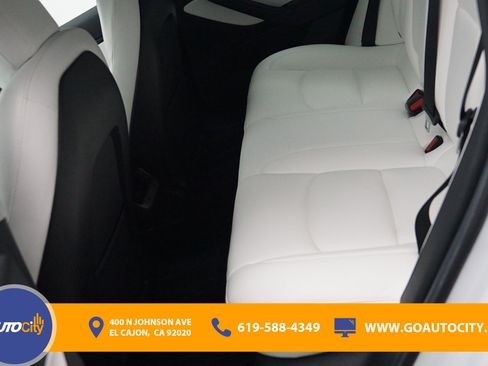 Used 2019 Tesla Model 3 Standard Range image 14
