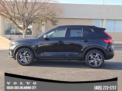 Used 2026 Volvo XC40 B4 Core w/ Protection Package Premier FWD image 3