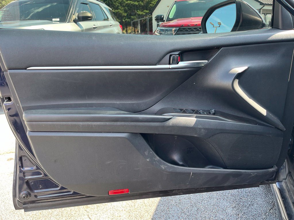 Used 2022 Toyota Camry SE FWD image 15