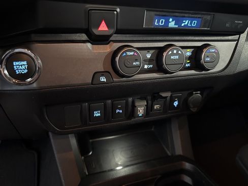 Used 2023 Toyota Tacoma TRD Sport image 45