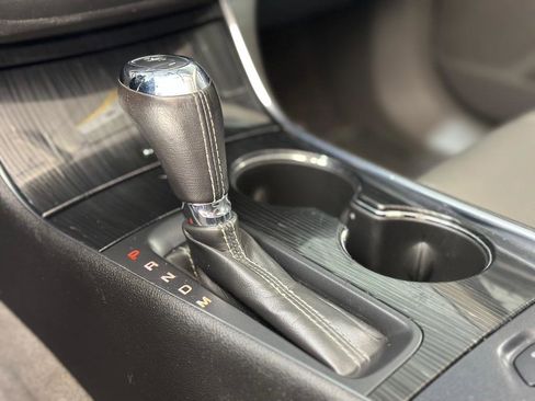 Used 2017 Chevrolet Impala LT FWD image 21