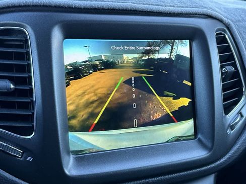 Used 2021 Jeep Compass Trailhawk w/ Sun and Sound Group image 19