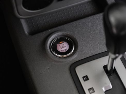 Used 2020 Nissan Frontier SV RWD image 17