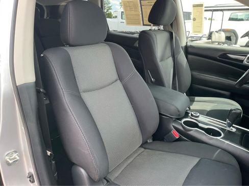Used 2019 Nissan Pathfinder SV AWD/4WD image 27