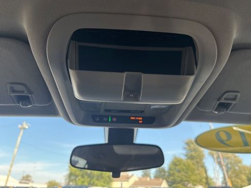 Used 2019 Chevrolet Equinox LT image 34