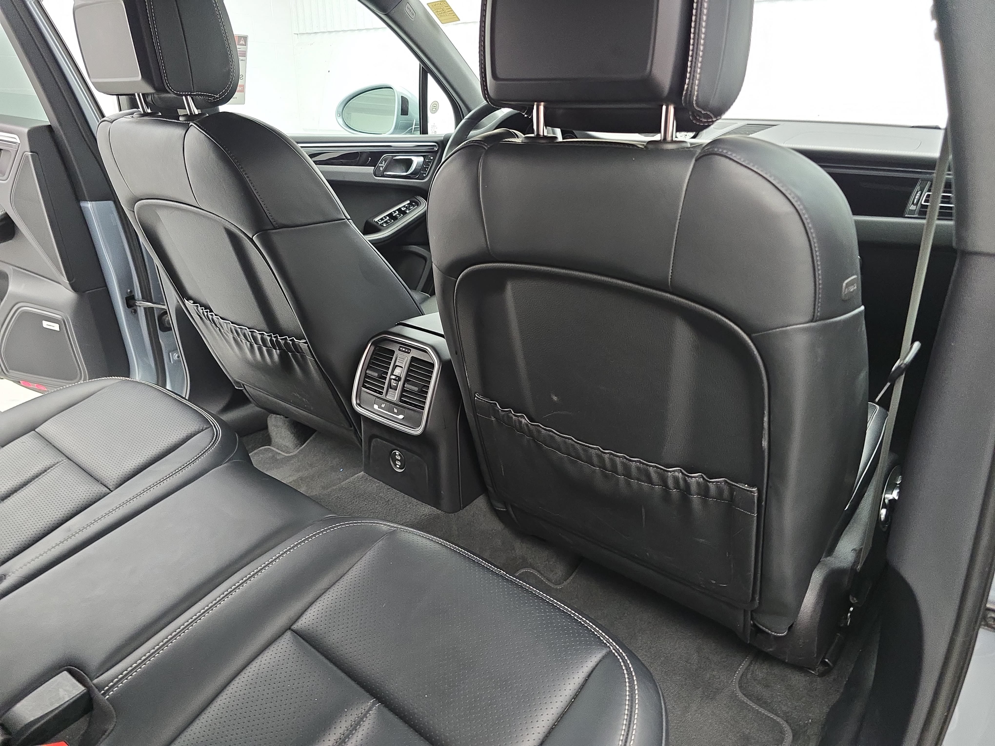 Certified 2024 Porsche Macan S AWD/4WD image 13