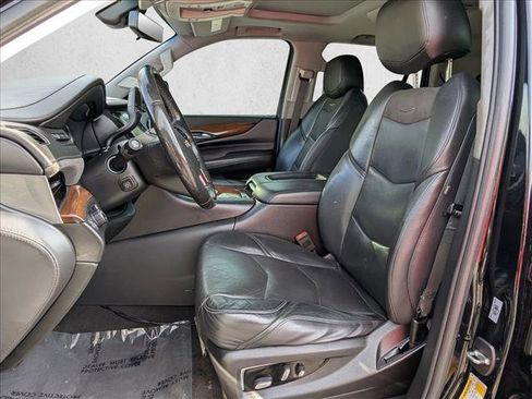 Used 2020 Cadillac Escalade Premium Luxury w/ Escalade Sport Edition image 16