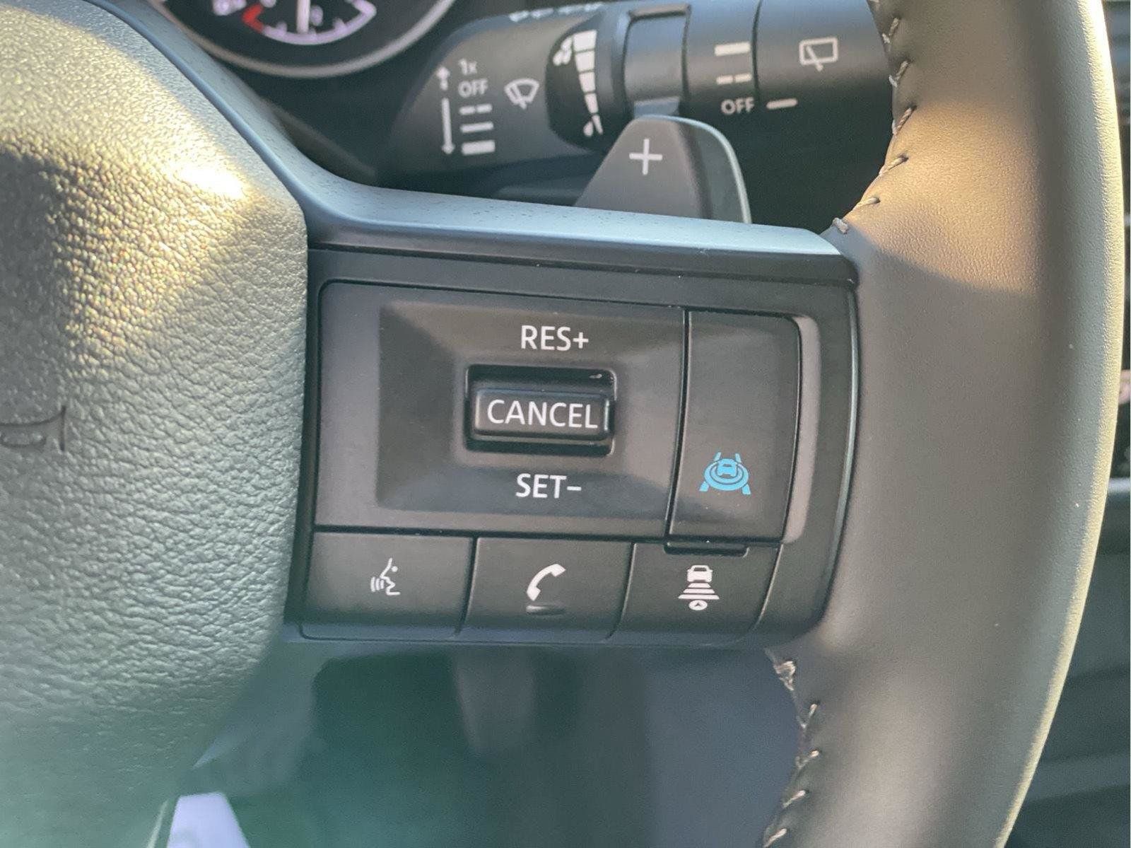Used 2026 Nissan Rogue SV AWD/4WD image 31