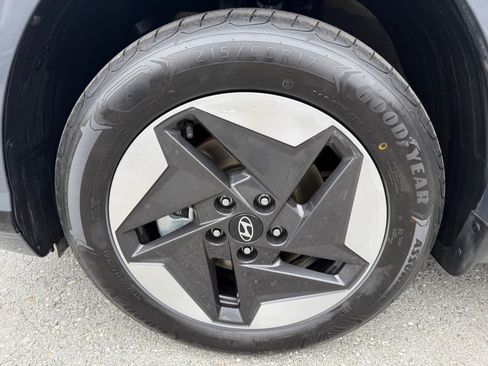 Used 2024 Hyundai Kona Limited FWD image 56
