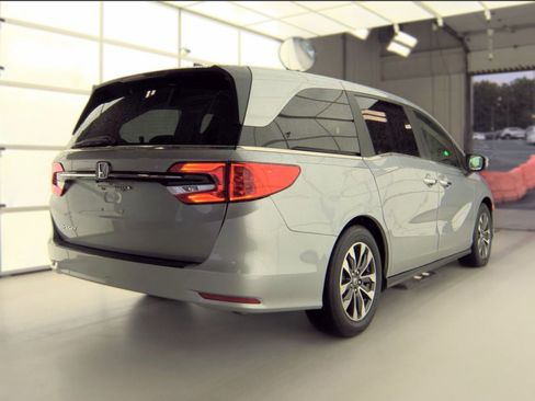 Used 2024 Honda Odyssey EX-L image 4