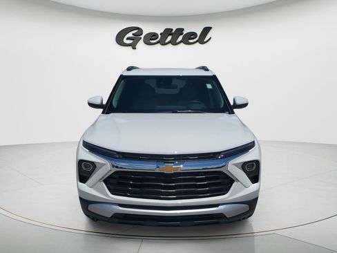 Used 2024 Chevrolet TrailBlazer LT w/ LT Cold Weather Package FWD image 2