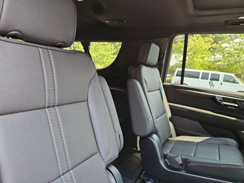 New 2026 Chevrolet Suburban High Country AWD/4WD image 14