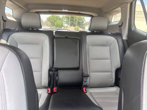 Used 2024 GMC Terrain SLT FWD image 15