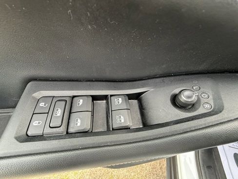 Used 2024 Jeep Grand Cherokee L Laredo image 33