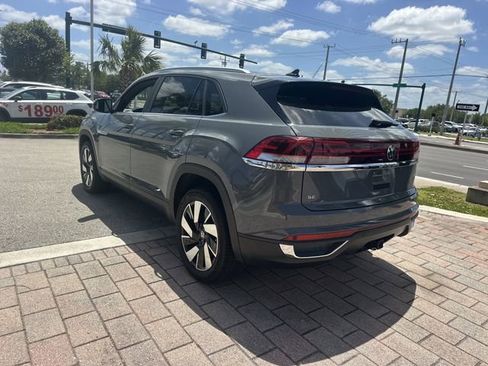 Certified 2024 Volkswagen Atlas Cross Sport SE image 8