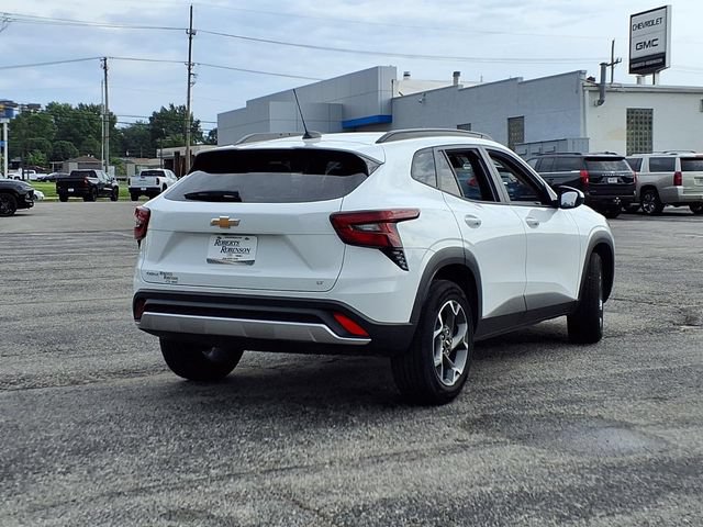 Used 2025 Chevrolet Trax LT FWD image 5