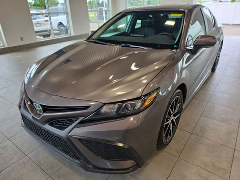 Used 2024 Toyota Camry SE AWD/4WD image 2