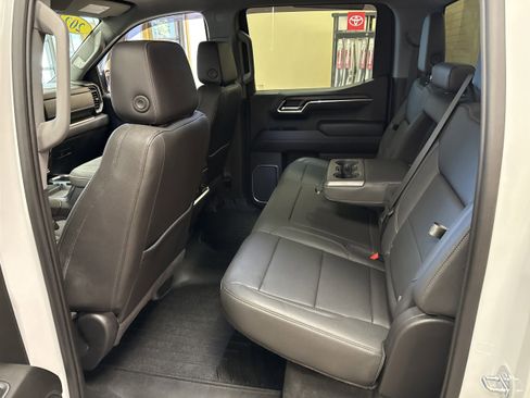 Used 2023 GMC Sierra 1500 SLT w/ SLT Premium Package image 24