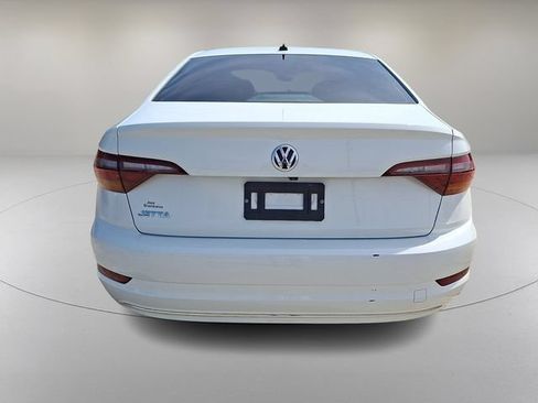 Used 2019 Volkswagen Jetta SE w/ Cold Weather Package FWD image 9