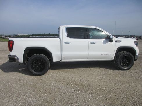 New 2026 GMC Sierra 1500 SLT w/ SLT Convenience Package AWD/4WD image 4