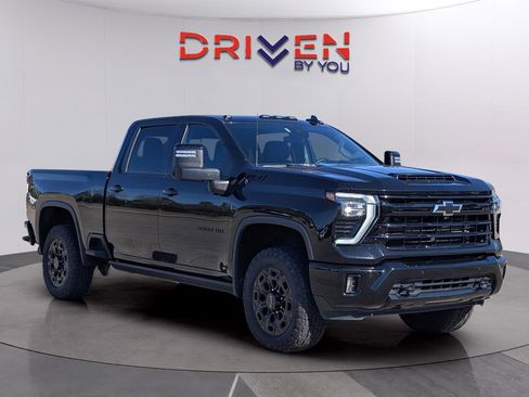 Used 2024 Chevrolet Silverado 3500 LTZ w/ LTZ Plus Package image 8